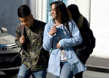 Des jeunes Tunisiennes à la sortie de leur lycée, le 11 décembre 2017 à Bizerte