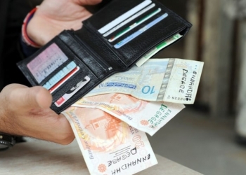 Tunisie: le dinar doit encore baisser pour relancer l'économie, selon le FMI
