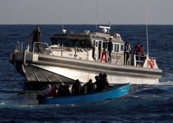 Interpellation en Tunisie de migrants en mer: 8 corps repêchés