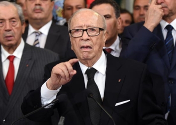 En Tunisie, une guerre des clans paralyse l'Etat