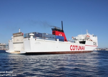 France: collision entre un navire roulier tunisien et un porte-conteneurs