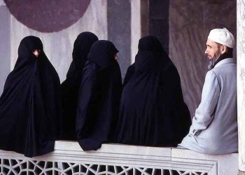 Maroc : Un Cheikh salafiste porte plainte contre ses trois femmes qui lui refusent une quatrième