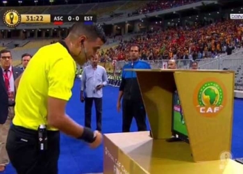 Un arbitre algérien suspendu pour manipulation de match