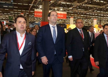 Chahed visite le pavillon tunisien au Salon « Première vision à Paris »