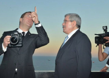Algérie: Le Premier ministre algérien remet sa démission