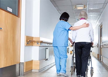 France: 4 morts dans une maison de retraite médicalisée, 15 personnes en état d'urgence