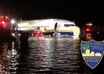 Un Boeing 737 atterrit dans l'eau près de Jacksonville en Floride