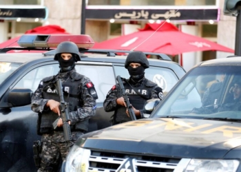 Des policiers sur le site de l'attentat à Tunisie, le 29 octobre 2018. REUTERS/Zoubeir Souissi