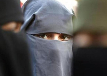 Pays-Bas : la burqa officiellement interdite dans les espaces publics