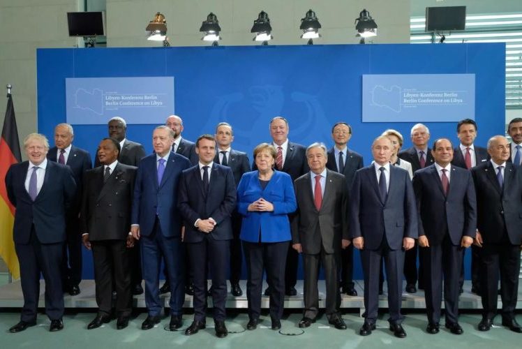 Libye: Macron appelle à une trêve sans condition