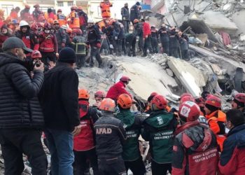 Turquie/Séisme de magnitude 6,8 : Le bilan s'alourdit à 15 morts