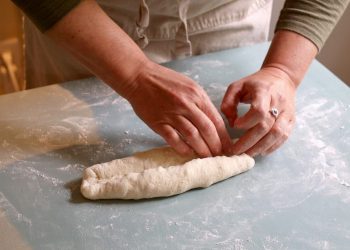 Covid-19 : Comment faire du Pain à la maison sans pétrissage? (Vidéo)