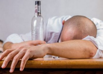 Iran : Ils pensaient que l'alcool soignait le Coronavirus