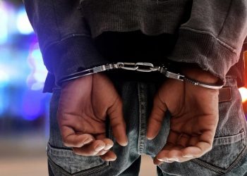 Tunisie : 52 personnes en garde à vue pour violation du couvre-feu