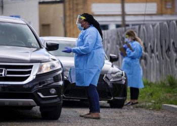 USA : avec plus de 100 000 cas, les médecins dénoncent le manque de moyens