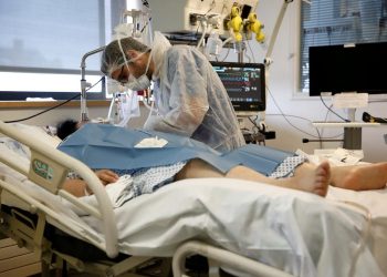 France : Le bilan de l'épidémie de Covid-19 approche les 9.000 morts