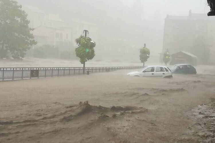 Orages et inondations : deux personnes portées disparues après les intempéries