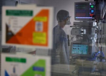 Coronavirus: La France dépasse le seuil d'un million de personnes infectées