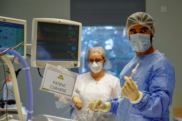 Coronavirus: Plus de 47.000 nouveaux cas de contaminations en 24 heures en France