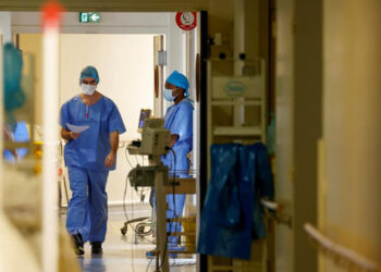 Coronavirus: Plus de 58.000 contaminations quotidiennes en France, un record