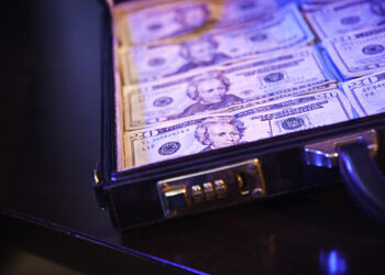 Tunisie : Des comptes bancaires suspectés de blanchiment saisies par la justice
