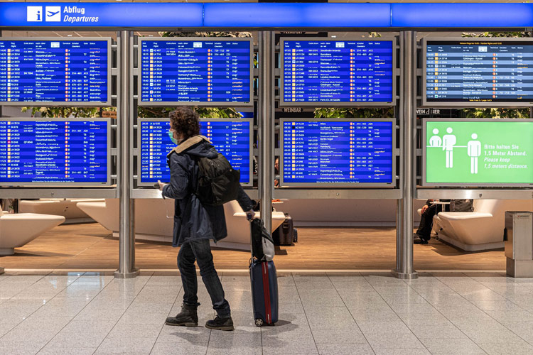 La France annonce la fermeture des frontières aux pays hors Union Européenne