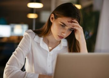 Travailler plus de 55 heures par semaine augmente les risques d’accidents vasculaires