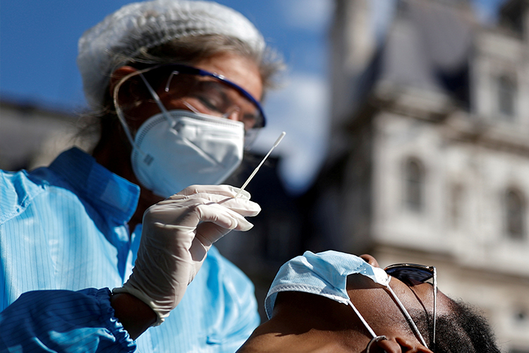 France: Près de 11.000 cas de contaminations en 24 heures