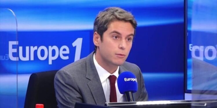 Réduction des visas accordés à la Tunisie: "La France met ses menaces à exécution"