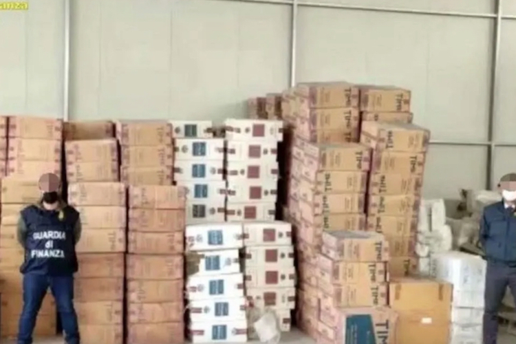 Palerme : saisie de 23 tonnes de cigarettes et plus de 800 mille euros en provenance de la Tunisie
