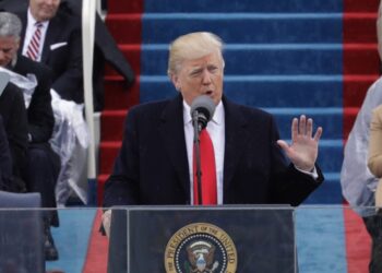 Entendu sous serment Trump invoque le cinquième amendement